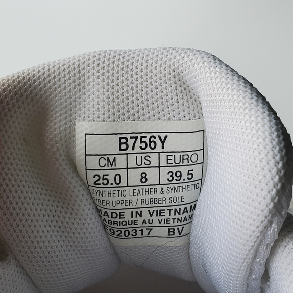 SOLDASICS White Gel-Rocket 8 Volleyball Shoe - Picture 5 of 5